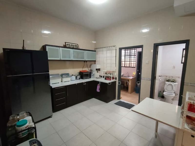 3-storey Terraced House for Sale in Bandar Utama (Selangor) - Louis Foong - Kitchen - PropertyGuru.com.my