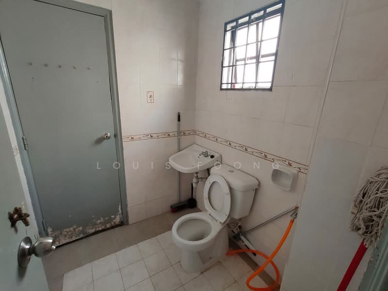 3-storey Terraced House for Sale in Bandar Utama (Selangor) - Louis Foong - Bathroom - PropertyGuru.com.my