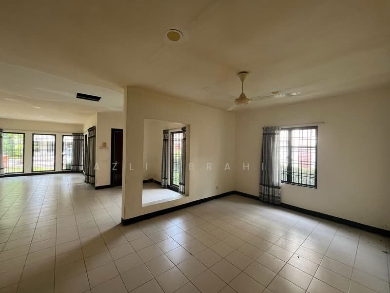 Semi-Detached House for Sale in Presint 10 (Putrajaya) - Azli Ibrahim - Living Room - PropertyGuru.com.my
