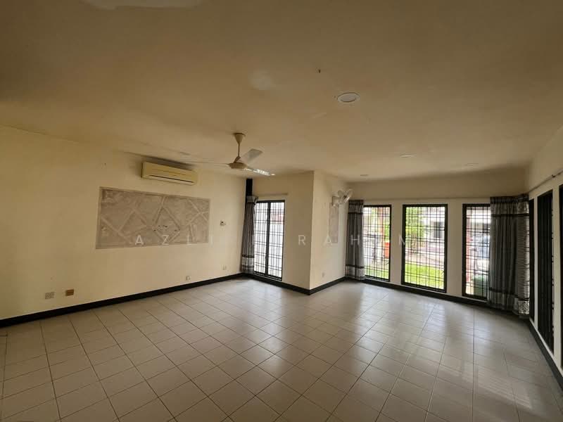 Semi-Detached House for Sale in Presint 10 (Putrajaya) - Azli Ibrahim - Living Room - PropertyGuru.com.my