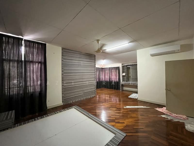 Semi-Detached House for Sale in Presint 10 (Putrajaya) - Azli Ibrahim - Living Room - PropertyGuru.com.my
