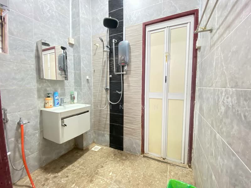 Rumah Teres 2 Tingkat untuk Dijual di Seksyen 7 (Shah Alam) - Muin Mn - Bathroom - PropertyGuru.com.my