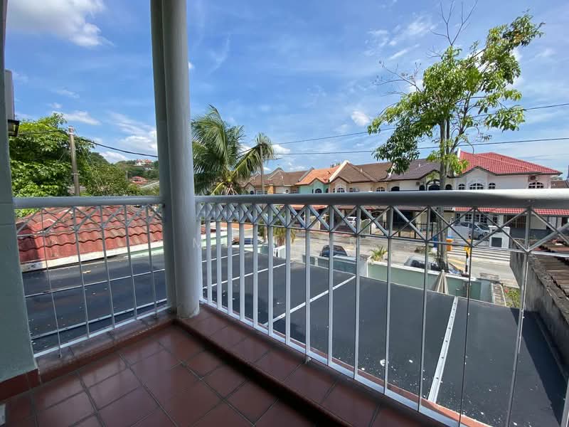 Rumah Teres 2 Tingkat untuk Dijual di Seksyen 7 (Shah Alam) - Muin Mn - Balcony - PropertyGuru.com.my