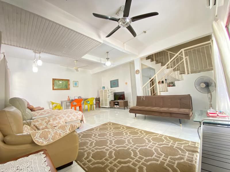 Rumah Teres 2 Tingkat untuk Dijual di Seksyen 7 (Shah Alam) - Muin Mn - Living Room - PropertyGuru.com.my