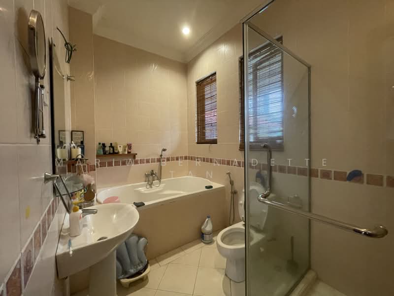 Rumah Banglo untuk Dijual di Kuala Lumpur (Kuala Lumpur) - Maria Bernadette Tan - Bathroom - PropertyGuru.com.my