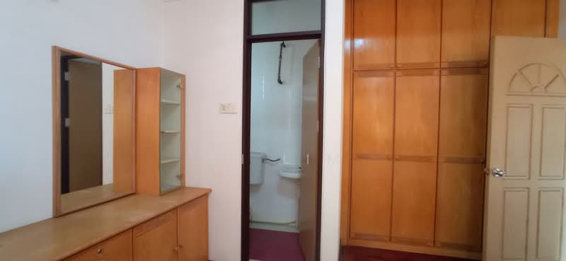 Pangsapuri untuk Dijual di Medan Lumba Kuda - SH Lim - Bedroom - PropertyGuru.com.my
