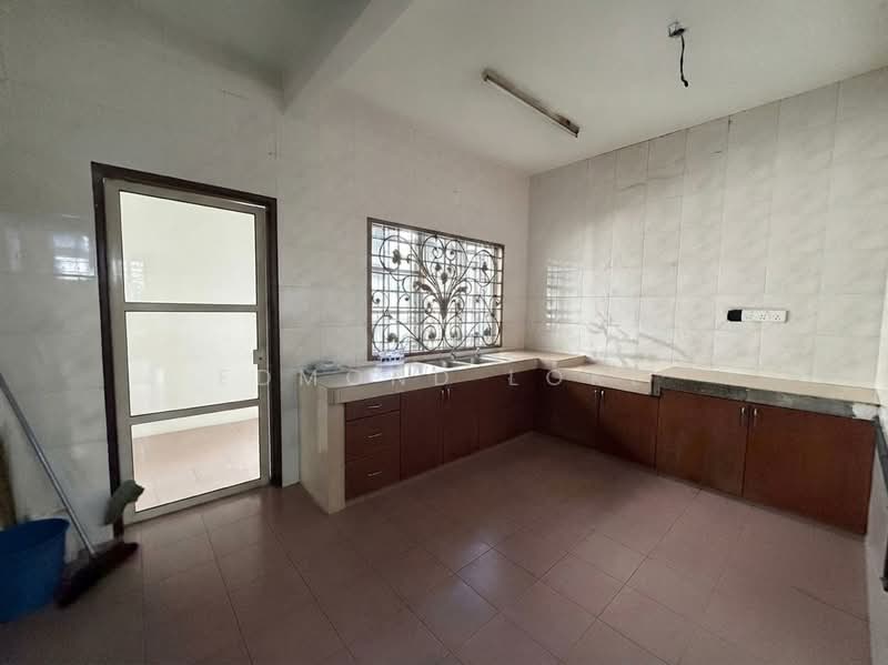 Rumah Teres 2-Tingkat untuk Dijual di Taman Bukit Maluri (Kepong) - Edmond Loke - Kitchen - PropertyGuru.com.my