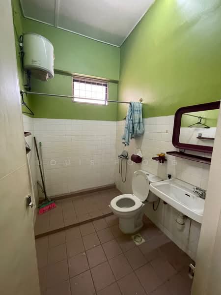 2-storey Terraced House for Sale in Kepong Baru (Kepong) - Louis Foong - Bathroom - PropertyGuru.com.my