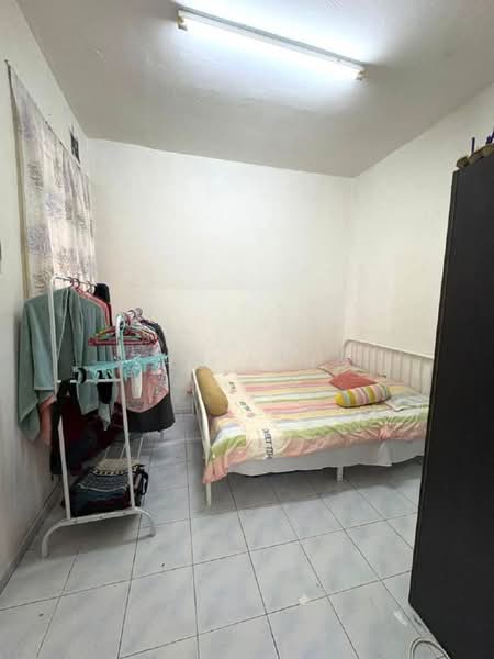 1.5-storey Terraced House for Sale in Taman Pulai Indah (Johor Bahru) - Shu Ying - Bedroom - PropertyGuru.com.my