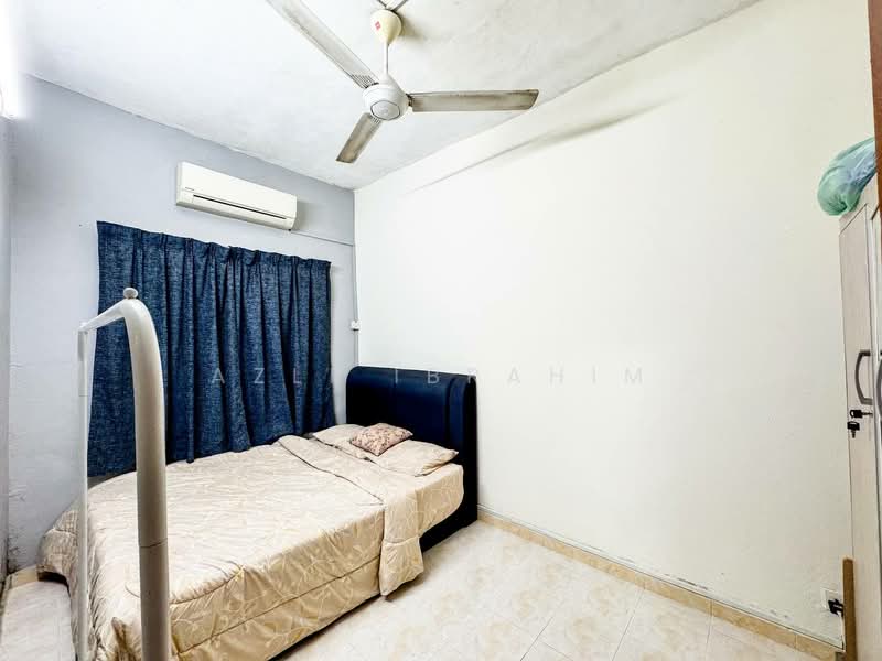 2-storey Terraced House for Sale in Taman Rakan Cheras (Cheras) - Azli Ibrahim - Bedroom - PropertyGuru.com.my