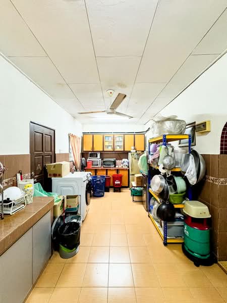 2-storey Terraced House for Sale in Taman Rakan Cheras (Cheras) - Azli Ibrahim - Kitchen - PropertyGuru.com.my