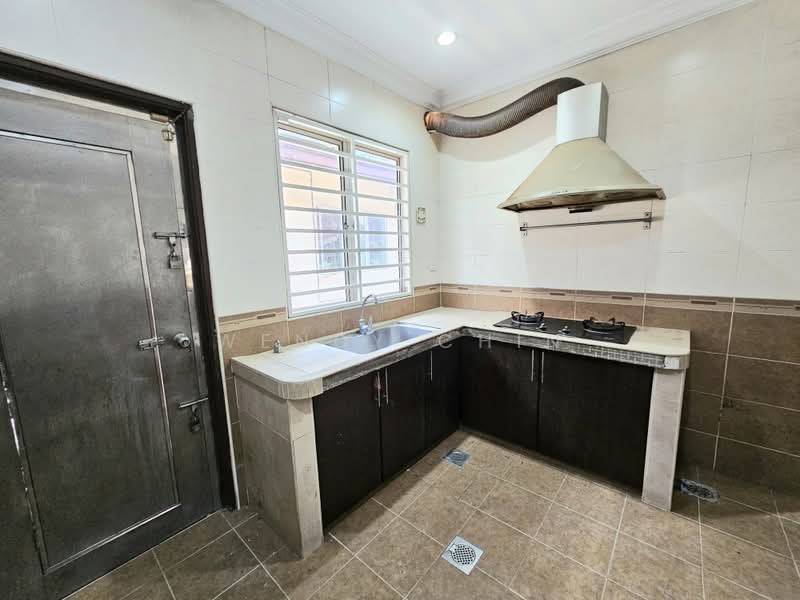 2-storey Terraced House for Sale in TAMAN PUCHONG UTAMA (Puchong) - Wendy Chin - Kitchen - PropertyGuru.com.my