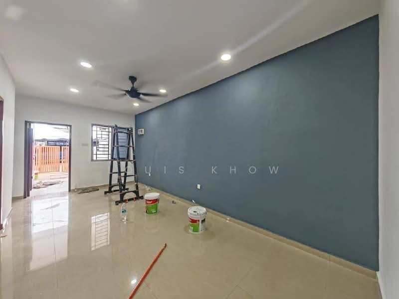 Flat for Sale at Flat Taman Ungku Tun Aminah - Louis Khow - Living Room - PropertyGuru.com.my