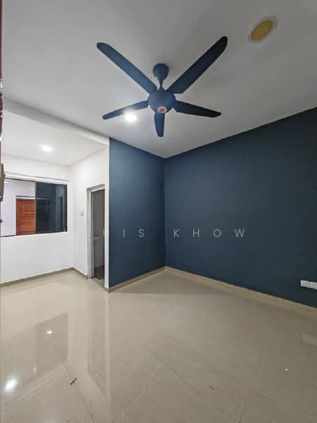 Flat for Sale at Flat Taman Ungku Tun Aminah - Louis Khow - Interior - PropertyGuru.com.my
