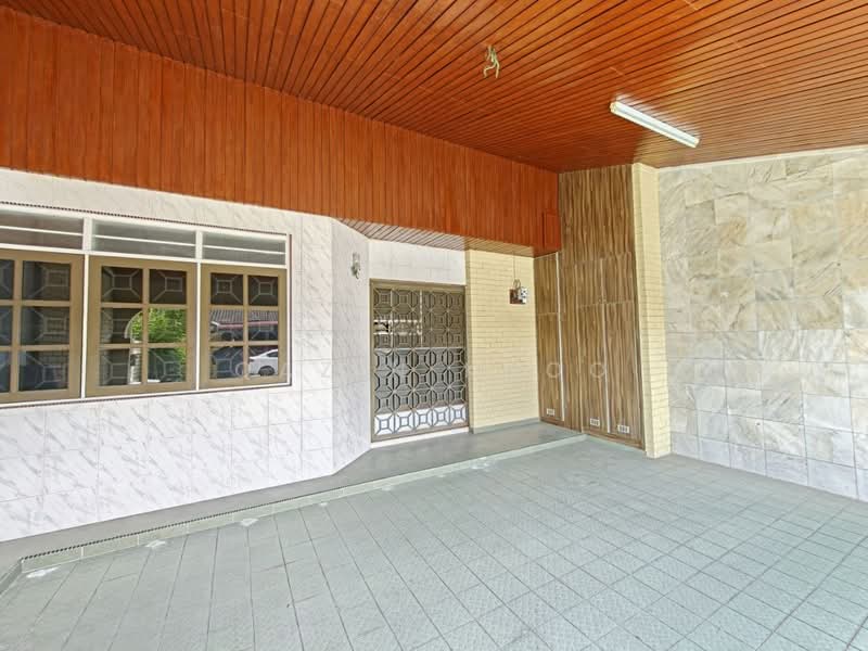 2-storey Terraced House for Sale in Taman Pertama (Ipoh) - Qazin Khoo - Entrance - PropertyGuru.com.my