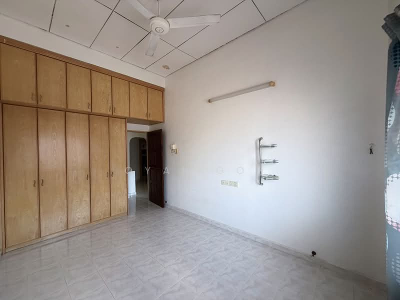 Terraced House for Rent in Island Glades (Jelutong) - Qyan Goh - Bedroom - PropertyGuru.com.my
