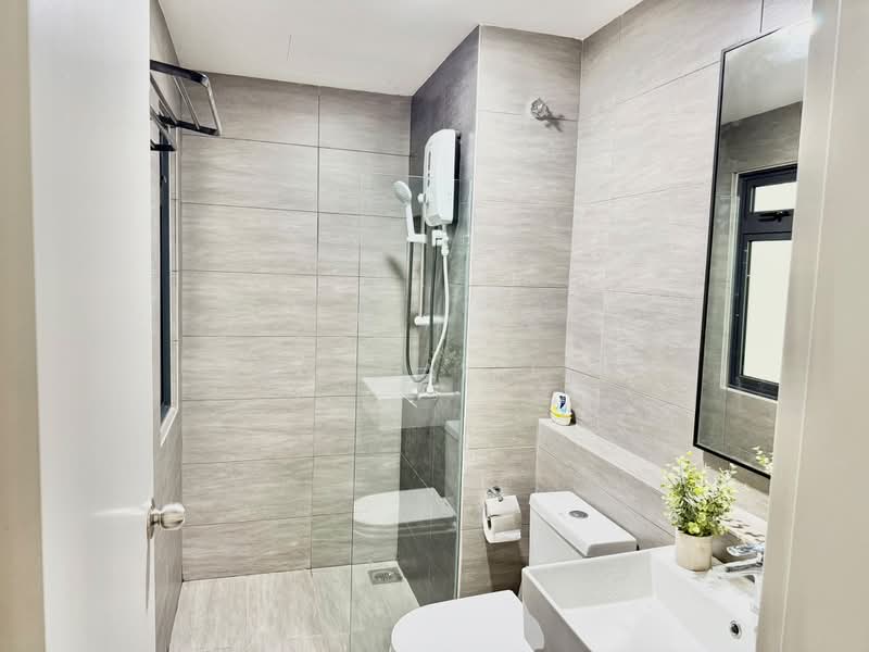 Service Residence for Rent at Maya Bay Residences @ Gamuda Cove - Krystal Lim - Bathroom - PropertyGuru.com.my