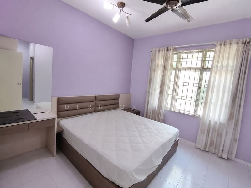 Rumah Berkembar untuk Dijual di Taman Tasik Utama (Bukit Katil) - Derrick Yee - Bedroom - PropertyGuru.com.my