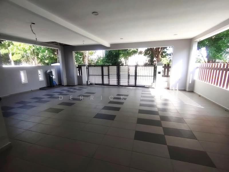 Rumah Berkembar untuk Dijual di Taman Tasik Utama (Bukit Katil) - Derrick Yee - Exterior - PropertyGuru.com.my