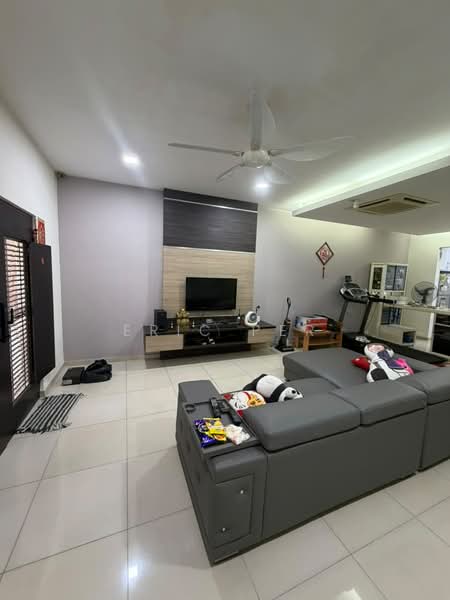 Rumah Teres 2 Tingkat untuk Dijual di Sutera Damansara (Damansara Damai) - Eric Per - Living Room - PropertyGuru.com.my