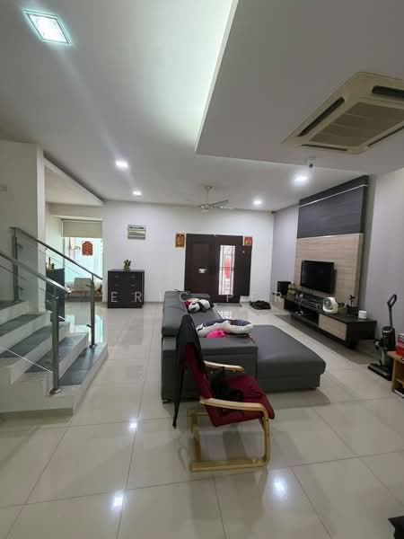 Rumah Teres 2 Tingkat untuk Dijual di Sutera Damansara (Damansara Damai) - Eric Per - Living Room - PropertyGuru.com.my