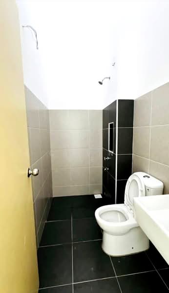 1-storey Terraced House for Sale in Bandar Putra (Kulai) - Calvin Lee - PropertyGuru.com.my