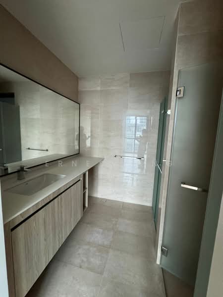 Service Residence for Sale at 10 Stonor - Ernest Ong - Bathroom - PropertyGuru.com.my