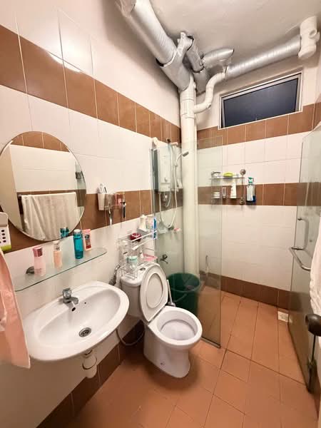 Pangsapuri untuk Dijual di Kipark Apartment - Ong Lih Shyan - Bathroom - PropertyGuru.com.my