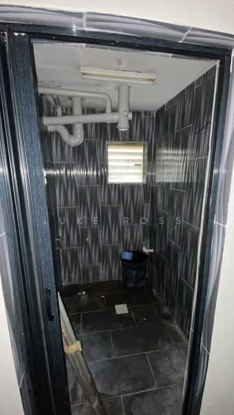 Rumah Flat untuk Dijual di Sentul Utama Flat - Luke Ross - Bathroom - PropertyGuru.com.my