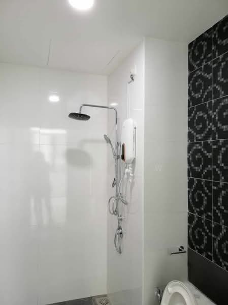 Servis Apartment untuk Disewa di Wave @ Marina Cove - Nick Low - Bathroom - PropertyGuru.com.my