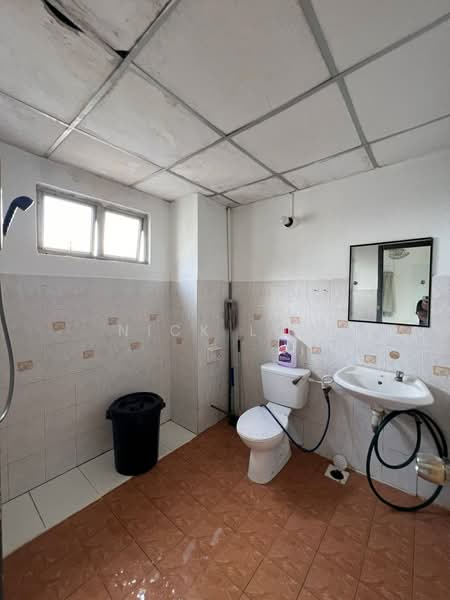 Kondominium untuk Disewa di Dwi Mahkota - Nick Low - Bathroom - PropertyGuru.com.my