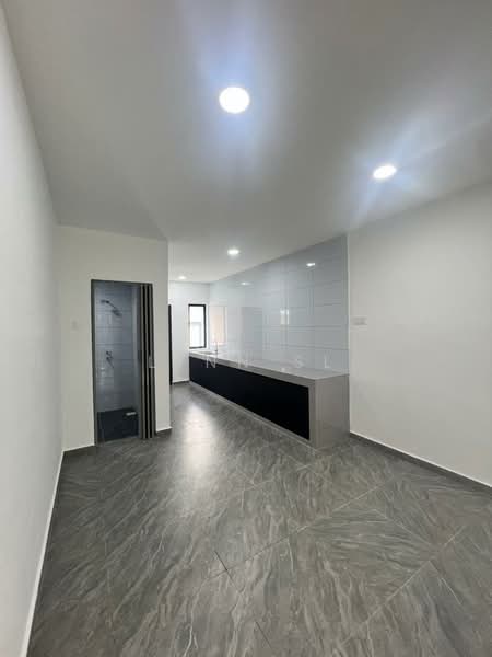 Rumah Teres 2 Tingkat untuk Dijual di Taman Sri Skudai (Skudai) - Lynn SL - Kitchen - PropertyGuru.com.my