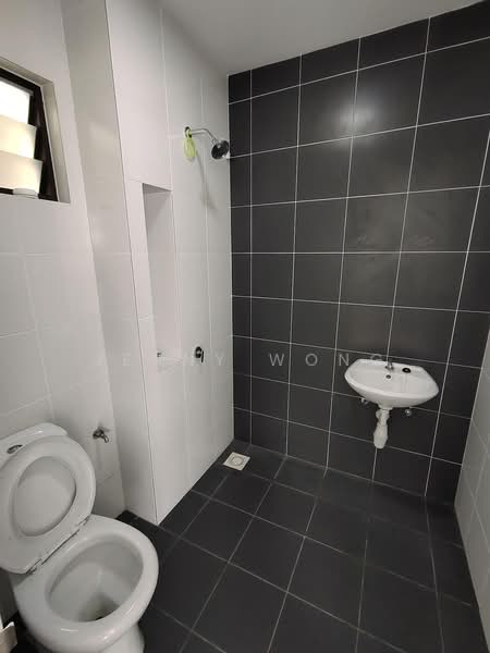 Rumah Teres 2 Tingkat untuk Disewa di Eco Grandeur (Puncak Alam) - Jenny Wong - Bathroom - PropertyGuru.com.my