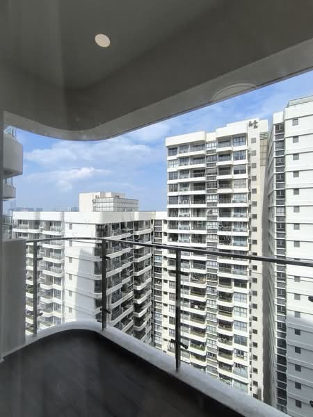 Condominium for Rent at Kings Bay @ Country Garden Danga Bay - Wyatt Chan Shoou Tyn - Balcony - PropertyGuru.com.my