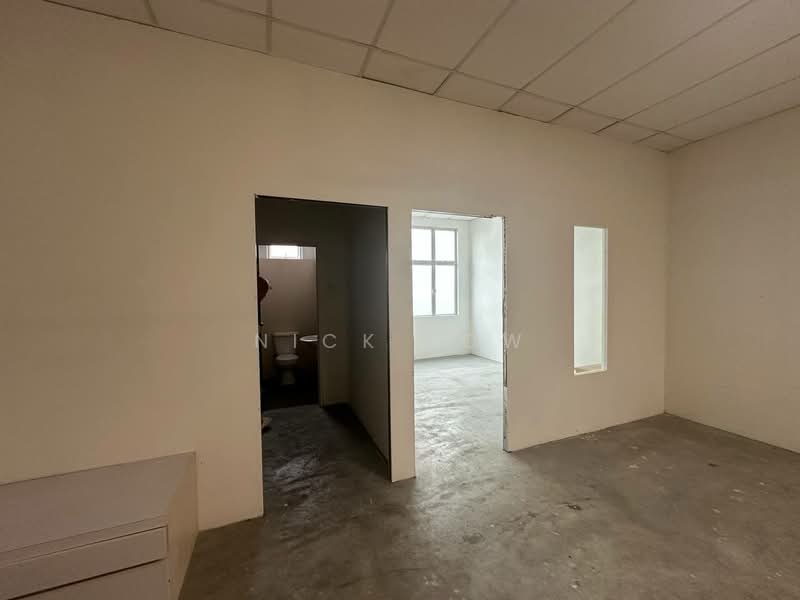 Pejabat untuk Disewa di Mutiara Rini (Skudai) - Nick Low - Bathroom - PropertyGuru.com.my