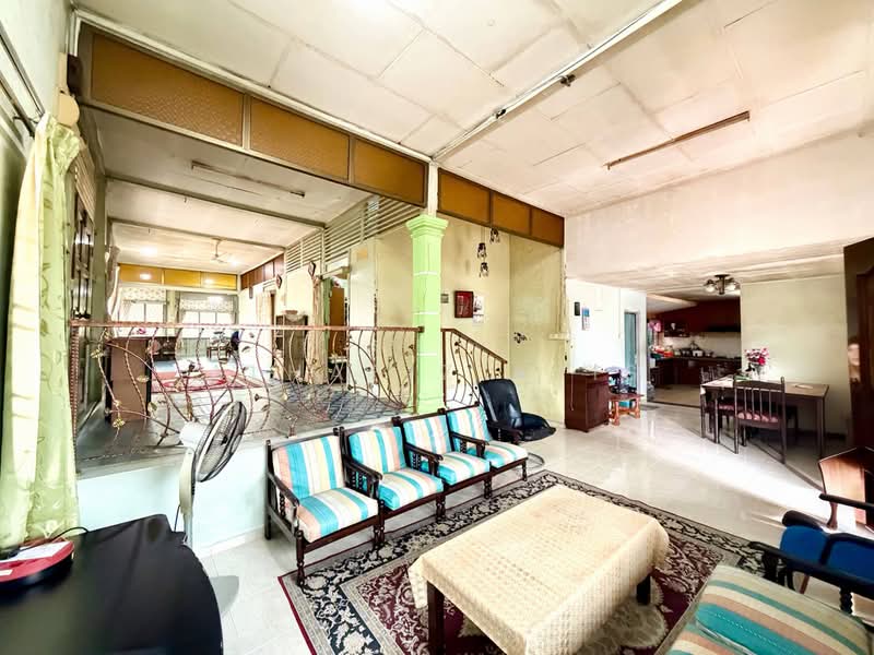 Others for Sale in Muar (Johor) - ALHAFIZ AZIS - Living Room - PropertyGuru.com.my