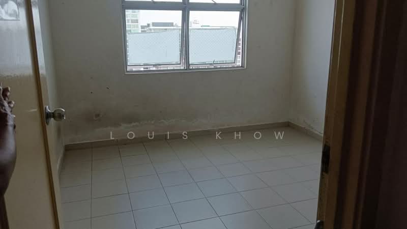 Pangsapuri untuk Dijual di Lake View Suites - Louis Khow - Interior - PropertyGuru.com.my