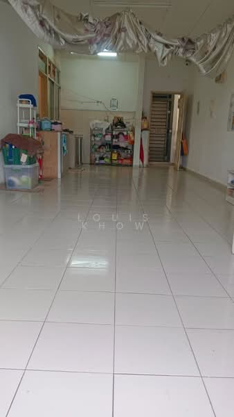 Pangsapuri untuk Dijual di Lake View Suites - Louis Khow - Interior - PropertyGuru.com.my