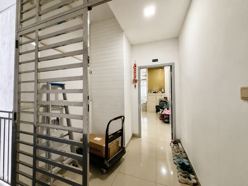 Servis Apartment untuk Dijual di Centra Residences - Gladys Wong - Entrance - PropertyGuru.com.my