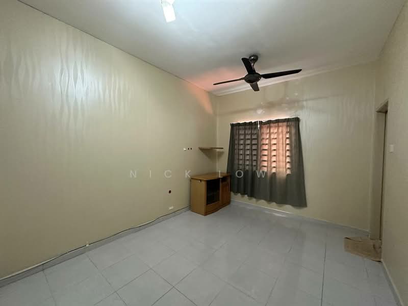 Rumah Teres 2 Tingkat untuk Disewa di Kulai (Johor) - Nick Low - Living Room - PropertyGuru.com.my