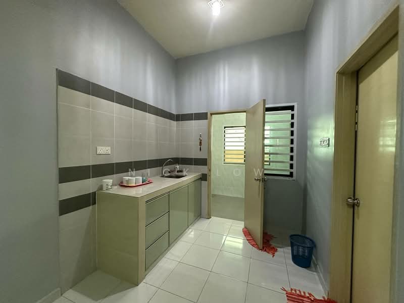 Rumah Teres 2 Tingkat untuk Disewa di Kulai (Johor) - Nick Low - Kitchen - PropertyGuru.com.my