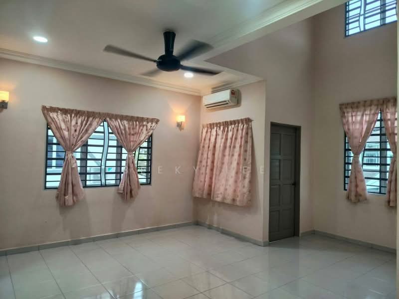 2-storey Terraced House for Sale in Sitiawan (Perak) - Beeky Lee - Living Room - PropertyGuru.com.my