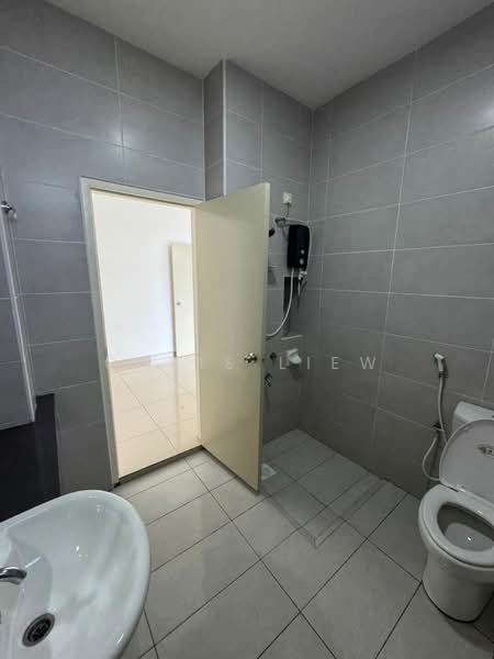 Rumah Kluster untuk Disewa di Bandar Cemerlang (Ulu Tiram) - Chris Liew - Bathroom - PropertyGuru.com.my