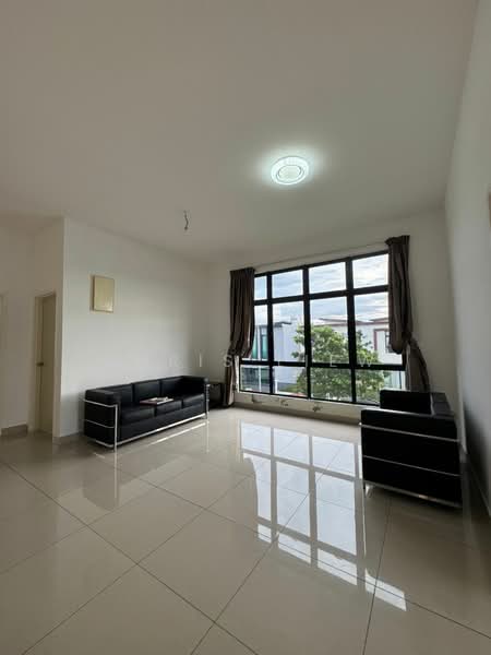 Rumah Kluster untuk Disewa di Bandar Cemerlang (Ulu Tiram) - Chris Liew - Living Room - PropertyGuru.com.my