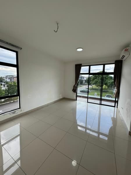 Rumah Kluster untuk Disewa di Bandar Cemerlang (Ulu Tiram) - Chris Liew - Living Room - PropertyGuru.com.my