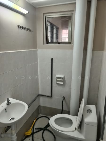 Pangsapuri untuk Disewa di Meranti Apartment - Yoke Wai Koh - Bathroom - PropertyGuru.com.my