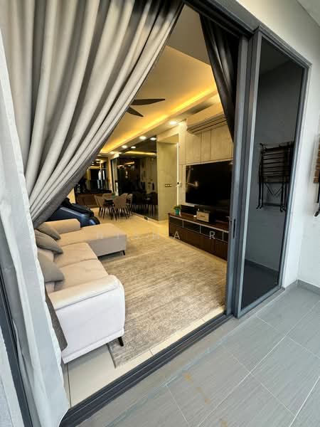 Kondominium untuk Dijual di LakePark Residence @ KL North - Nisha R - Living Room - PropertyGuru.com.my