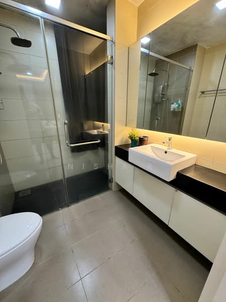 Kondominium untuk Dijual di LakePark Residence @ KL North - Nisha R - Bathroom - PropertyGuru.com.my