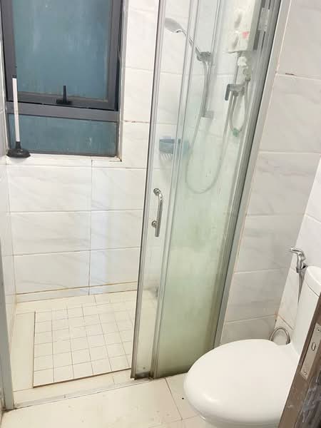Pangsapuri untuk Disewa di Starview Bay @ Forest City - Alex Cheah - Bathroom - PropertyGuru.com.my