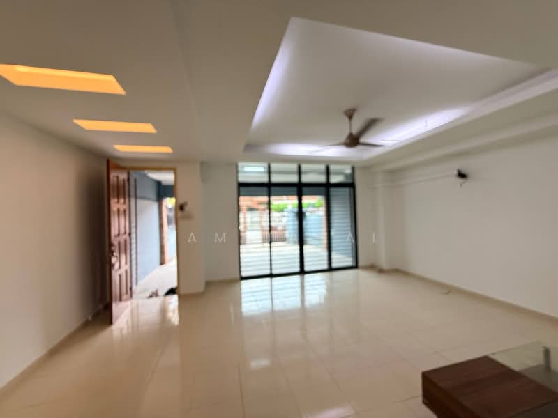 2.5-storey Terraced House for Rent in Ampang Saujana (Ampang) - Sam Jamal - Living Room - PropertyGuru.com.my
